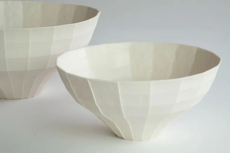 “Mesh” Collection - Reinterpretation of ceramics through paper folding